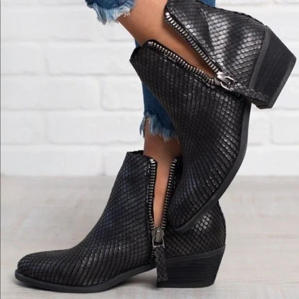 Zara basic collection black bootie, zippered back